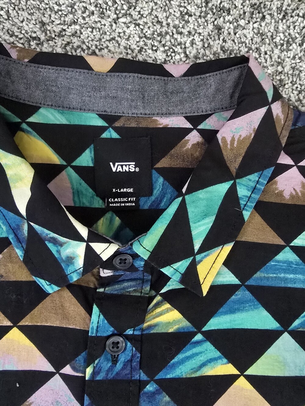 Vans Button Down Geometric Pattern Short Sleeve Shirt Clsssic Fit Men's Size XL - Picture 3 of 4